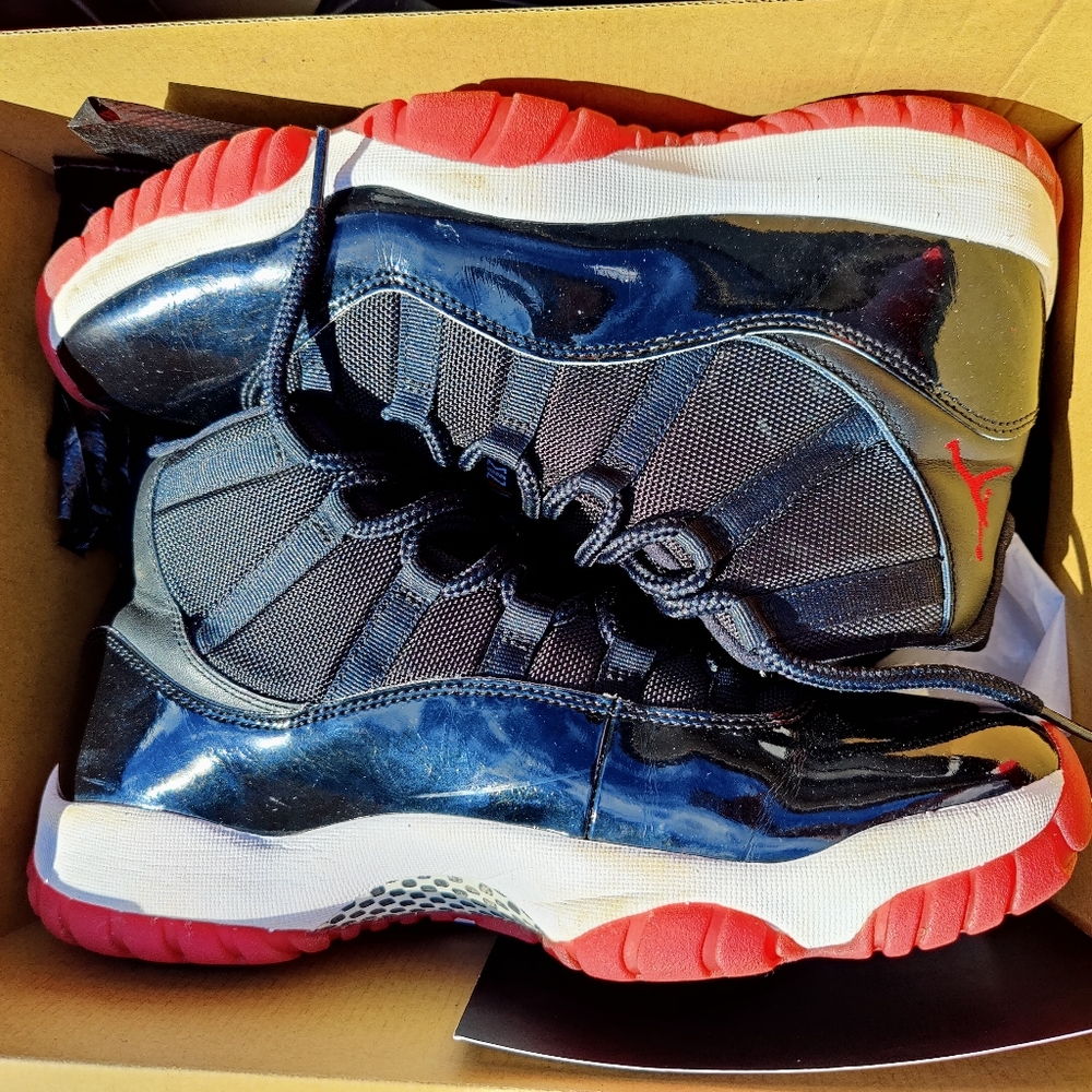 Jordan 11 Bred